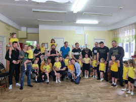 Малыши группы "Солнышко" поздравили любимых пап с праздником - 23 февраля! Малыши группы "Солнышко" поздравили любимых пап с праздником - 23 февраля!.