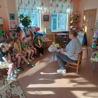 Занятие "Ухаживаем за комнатными растениями" Занятие "Ухаживаем за комнатными растениями".