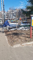В детском саду прошел субботник В детском саду прошел субботник.